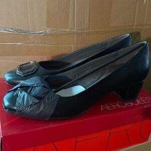 NEW in box AEROSOLES black leather loafer heels dress shoes size 9.5 medium